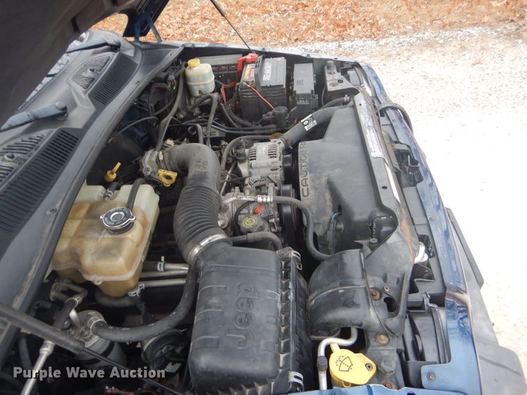 image for item DH6294 2004 Jeep Liberty SUV