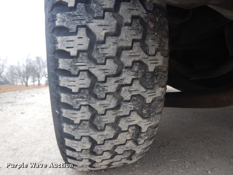 image for item DH6294 2004 Jeep Liberty SUV