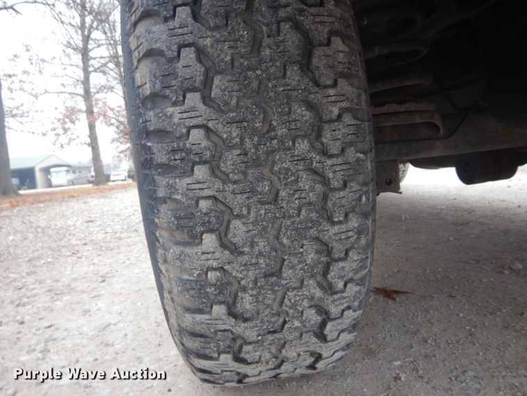 image for item DH6294 2004 Jeep Liberty SUV