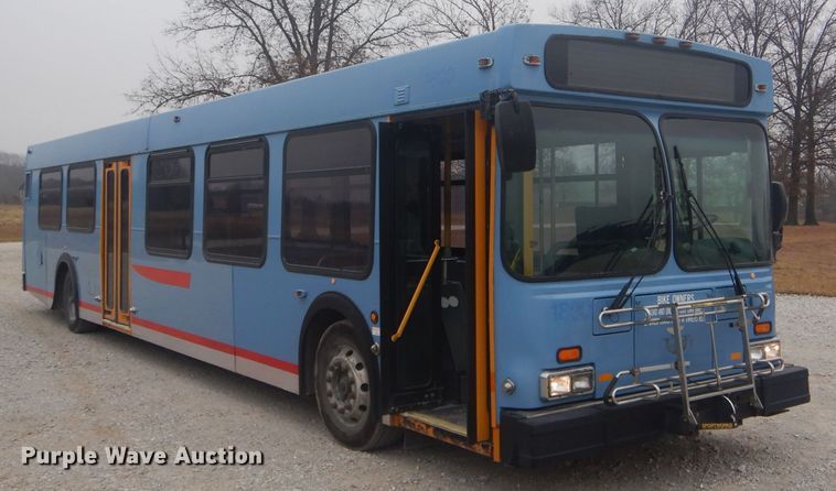 image for item DH6298 2001 New Flyer D40LF shuttle bus