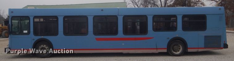 image for item DH6298 2001 New Flyer D40LF shuttle bus