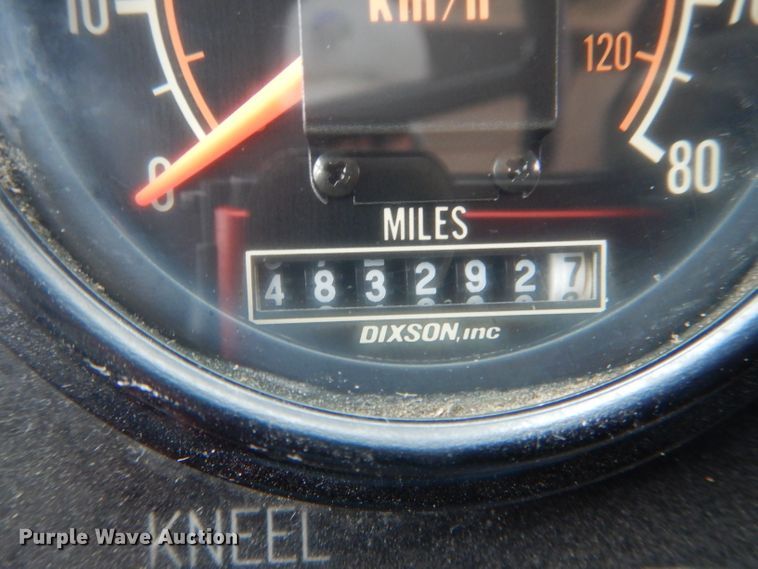 image for item DH6298 2001 New Flyer D40LF shuttle bus