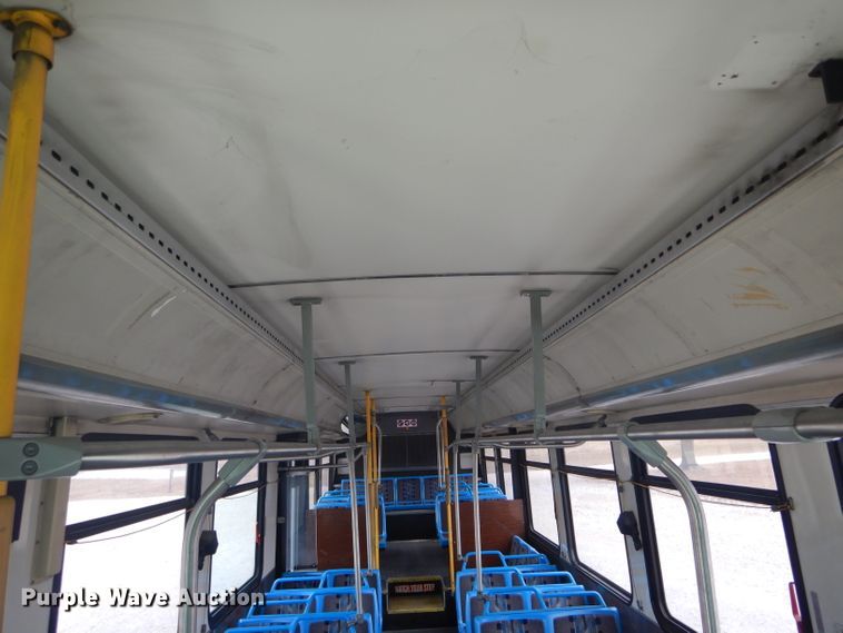 image for item DH6298 2001 New Flyer D40LF shuttle bus