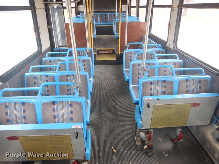 image for item DH6298 2001 New Flyer D40LF shuttle bus