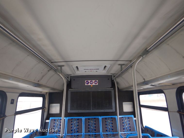 image for item DH6298 2001 New Flyer D40LF shuttle bus