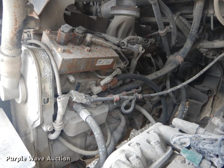 image for item DH6298 2001 New Flyer D40LF shuttle bus