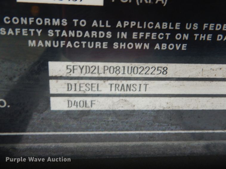 image for item DH6298 2001 New Flyer D40LF shuttle bus