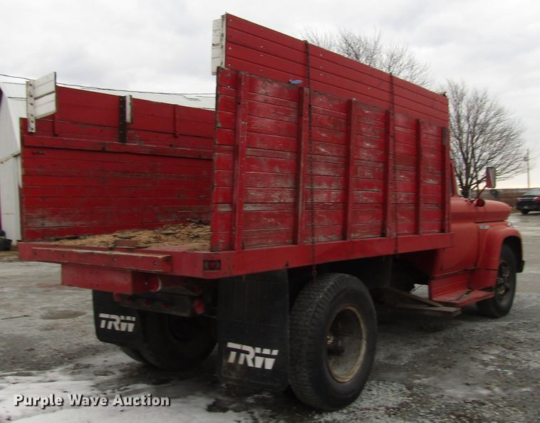 image for item DH8361 1961 GMC 4000 grain truck