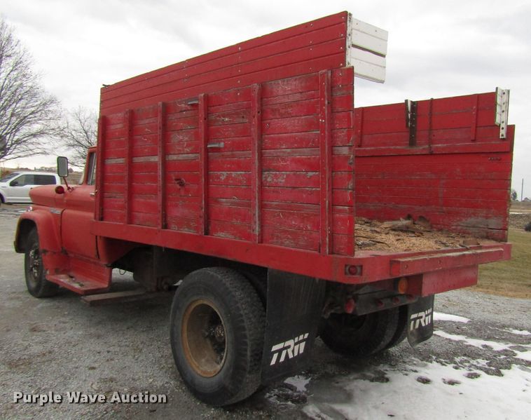 image for item DH8361 1961 GMC 4000 grain truck