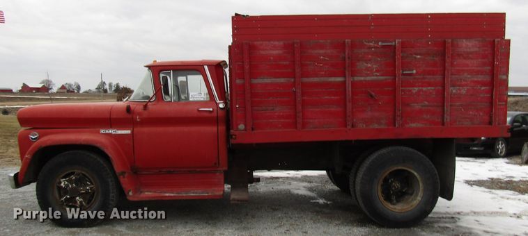 image for item DH8361 1961 GMC 4000 grain truck