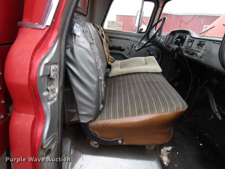 image for item DH8361 1961 GMC 4000 grain truck