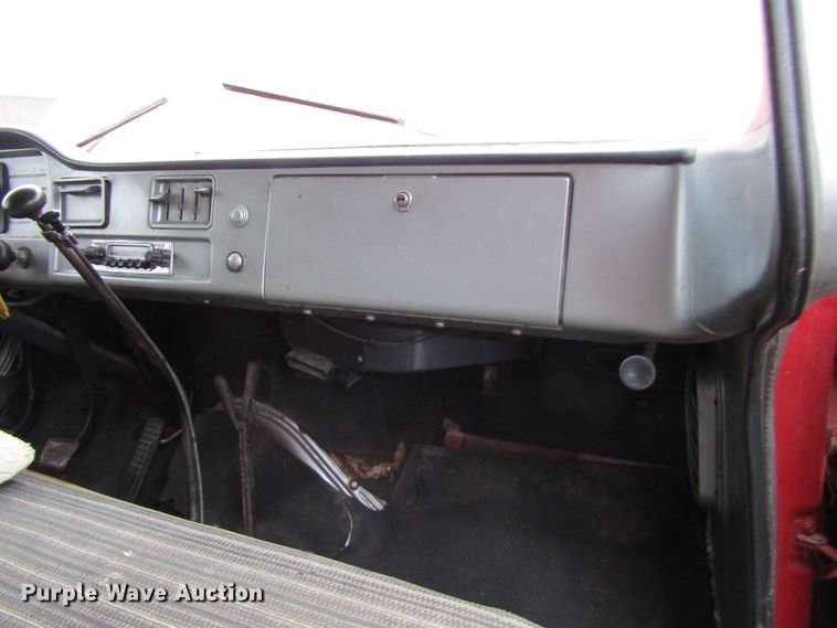 image for item DH8361 1961 GMC 4000 grain truck