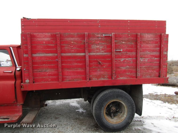 image for item DH8361 1961 GMC 4000 grain truck