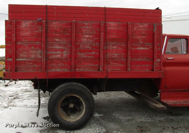 image for item DH8361 1961 GMC 4000 grain truck