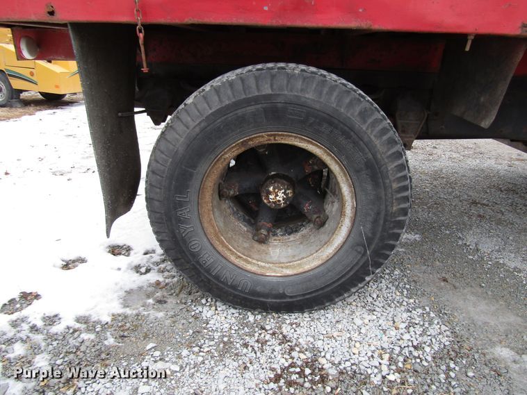 image for item DH8361 1961 GMC 4000 grain truck