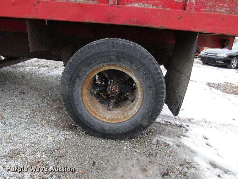 image for item DH8361 1961 GMC 4000 grain truck