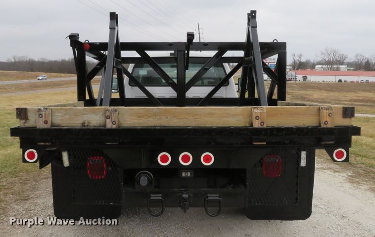 image for item DI2013 2000 Ford F550 Super Duty XL flatbed truck
