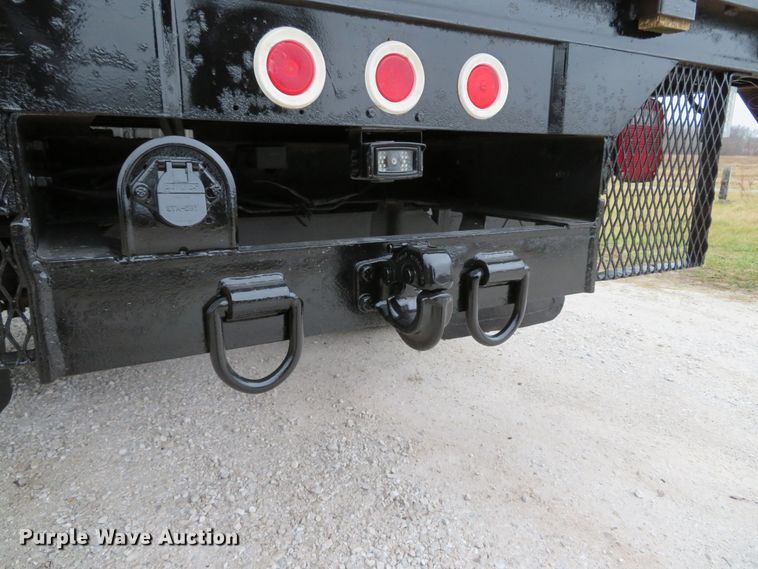 image for item DI2013 2000 Ford F550 Super Duty XL flatbed truck
