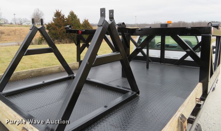 image for item DI2013 2000 Ford F550 Super Duty XL flatbed truck