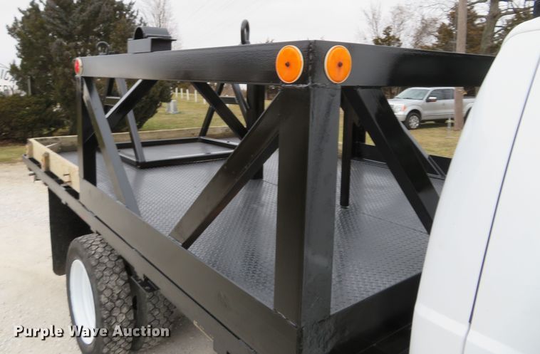 image for item DI2013 2000 Ford F550 Super Duty XL flatbed truck