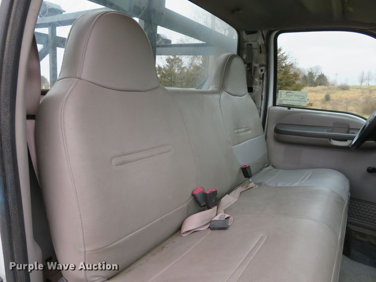 image for item DI2013 2000 Ford F550 Super Duty XL flatbed truck