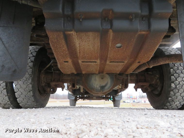 image for item DI2013 2000 Ford F550 Super Duty XL flatbed truck