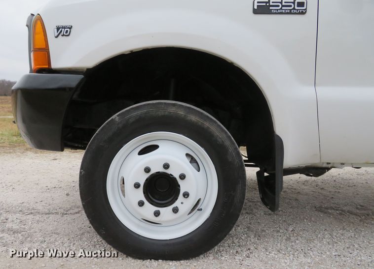 image for item DI2013 2000 Ford F550 Super Duty XL flatbed truck