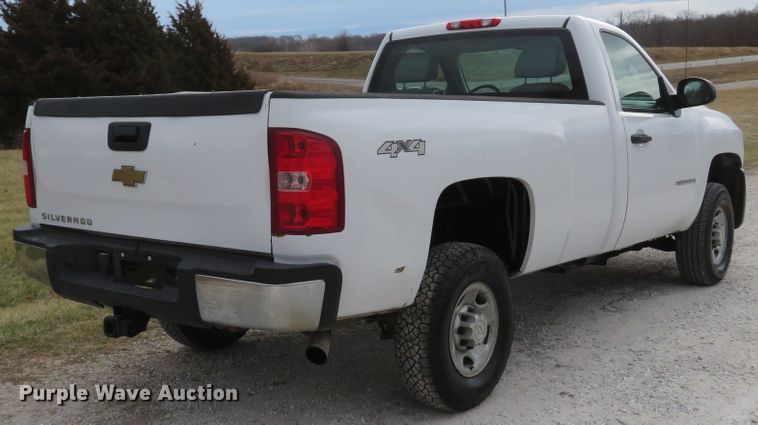 image for item DI2018 2007 Chevrolet Silverado 2500 pickup truck