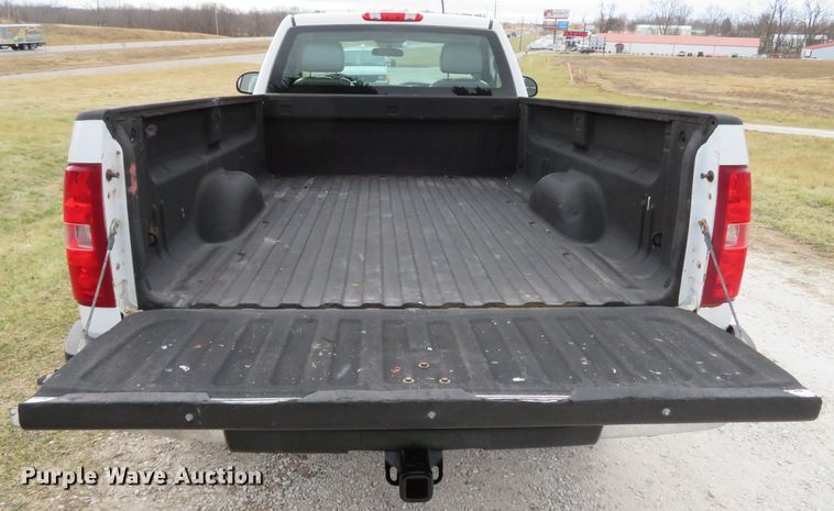 image for item DI2018 2007 Chevrolet Silverado 2500 pickup truck