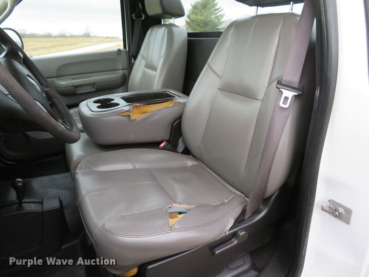 image for item DI2018 2007 Chevrolet Silverado 2500 pickup truck