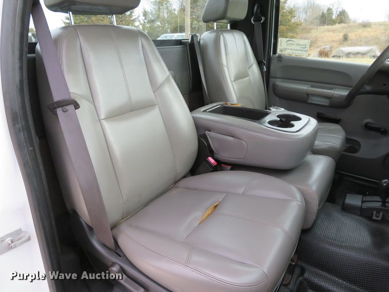 image for item DI2018 2007 Chevrolet Silverado 2500 pickup truck