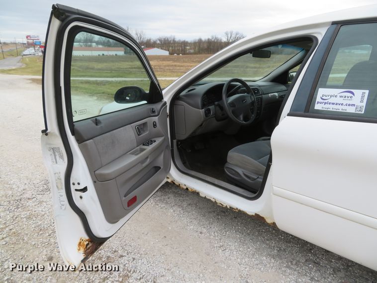 image for item DI2020 2001 Ford Taurus SE