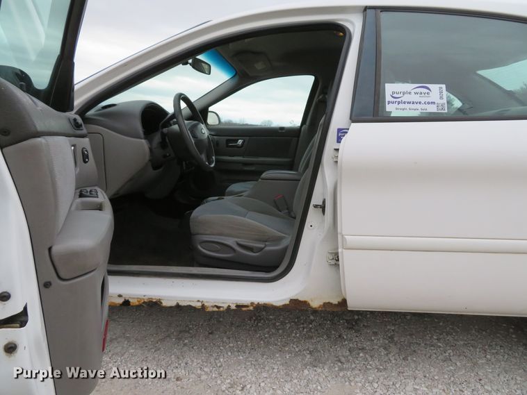 image for item DI2020 2001 Ford Taurus SE