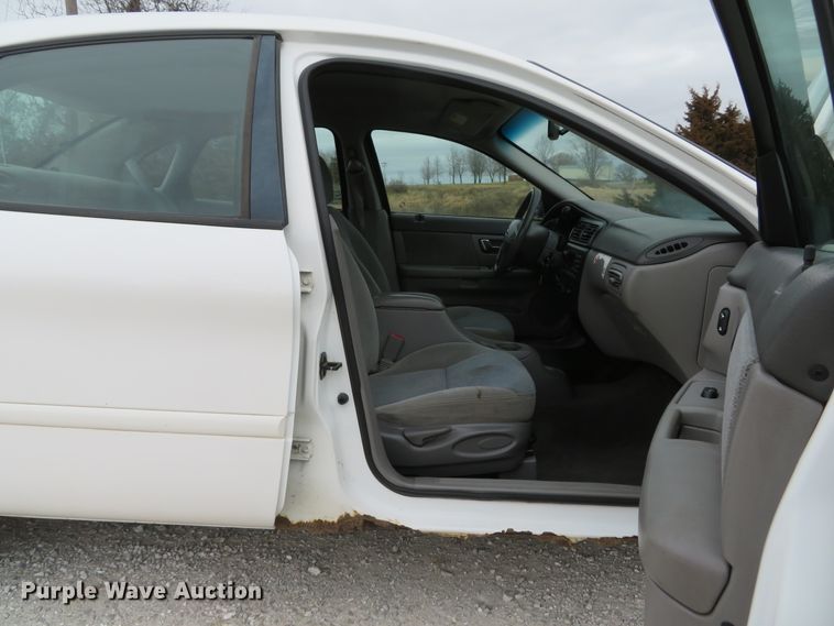 image for item DI2020 2001 Ford Taurus SE