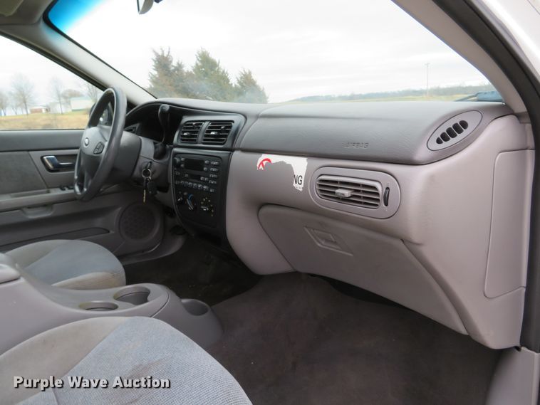 image for item DI2020 2001 Ford Taurus SE