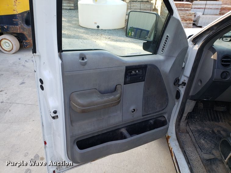 image for item ET9915 2006 Ford F150 pickup truck