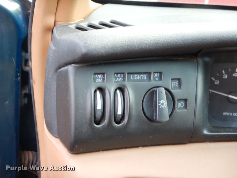 image for item EY9328 1994 Lincoln Mark VIII