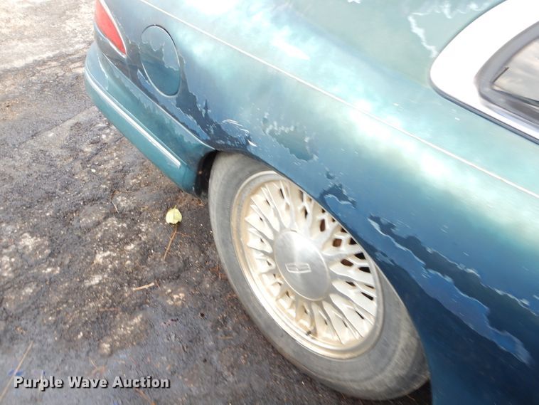 image for item EY9328 1994 Lincoln Mark VIII