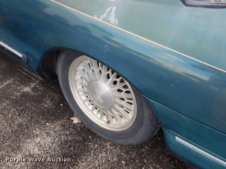 image for item EY9328 1994 Lincoln Mark VIII