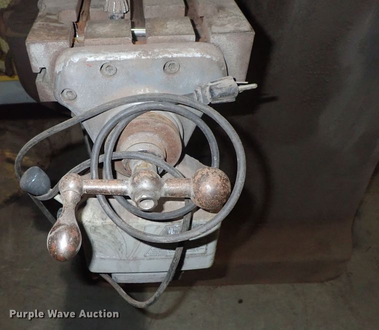 image for item FF9331 Bridgeport vertical milling machine