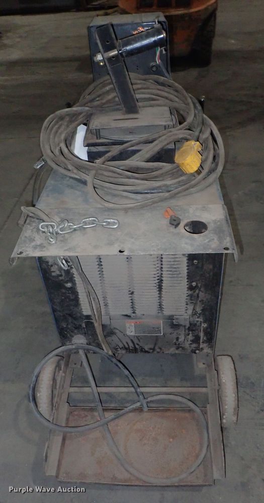 image for item FF9332 Miller CP302 welder