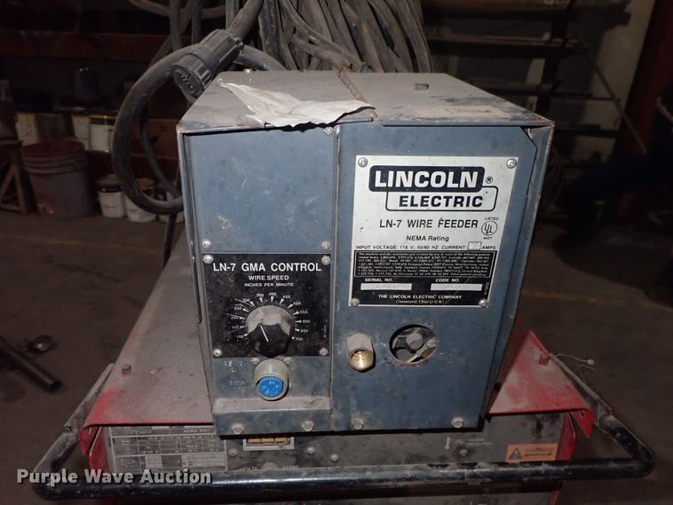 image for item FF9333 Lincoln Idealarc CV-300 welder