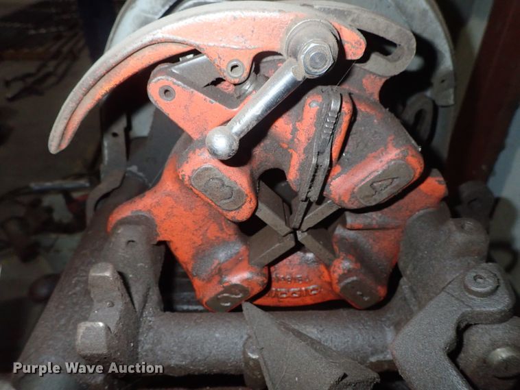 image for item FF9334 Ridgid 1822-I pipe threader