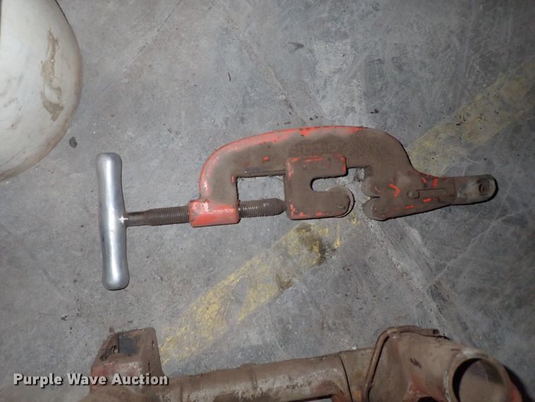 image for item FF9334 Ridgid 1822-I pipe threader