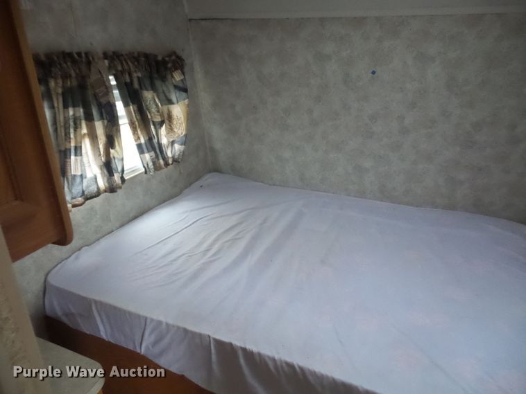 image for item FJ9040 2004 Coachman 248 TBG camper