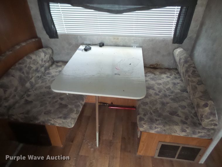 image for item FJ9040 2004 Coachman 248 TBG camper