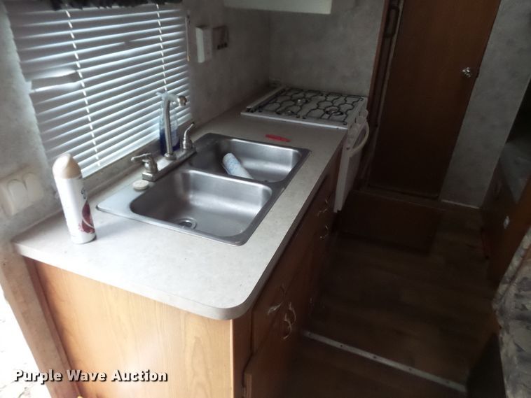 image for item FJ9040 2004 Coachman 248 TBG camper