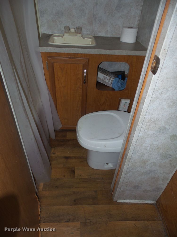 image for item FJ9040 2004 Coachman 248 TBG camper