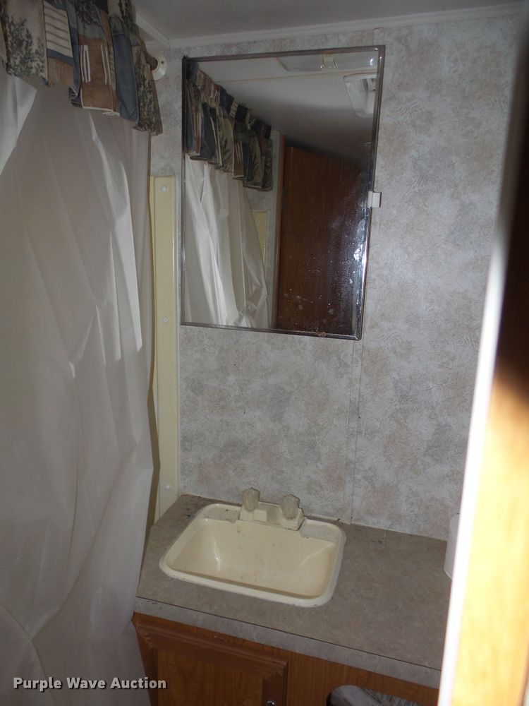 image for item FJ9040 2004 Coachman 248 TBG camper