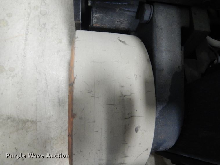 image for item FU9057 Crown RC-3020-30 forklift